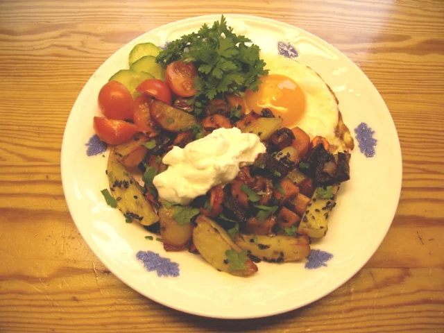 Honungsrostade rotfrukter med sesamfrön och fetaostcrème